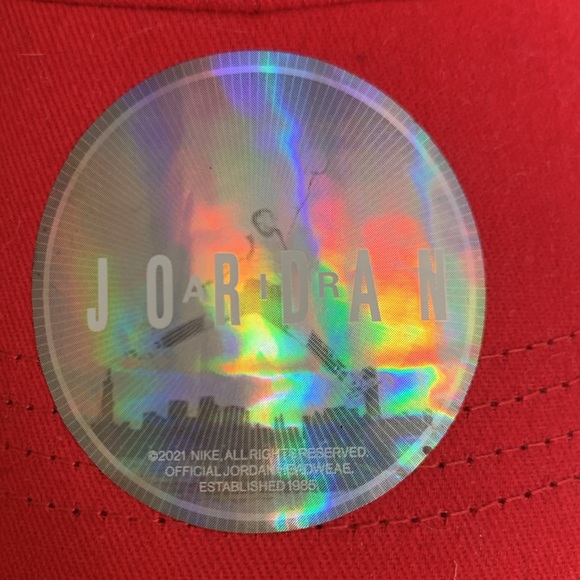 Bundle of 2 Jordan hats - Picture 4 of 7